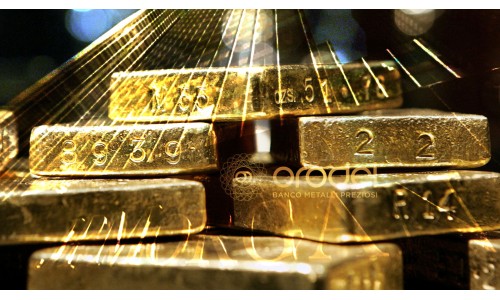 Oro in Frenesia: Cosa Sta Accadendo?  Perché è corsa all’acquisto? Record di acquisto di oro nell’ultimo anno.